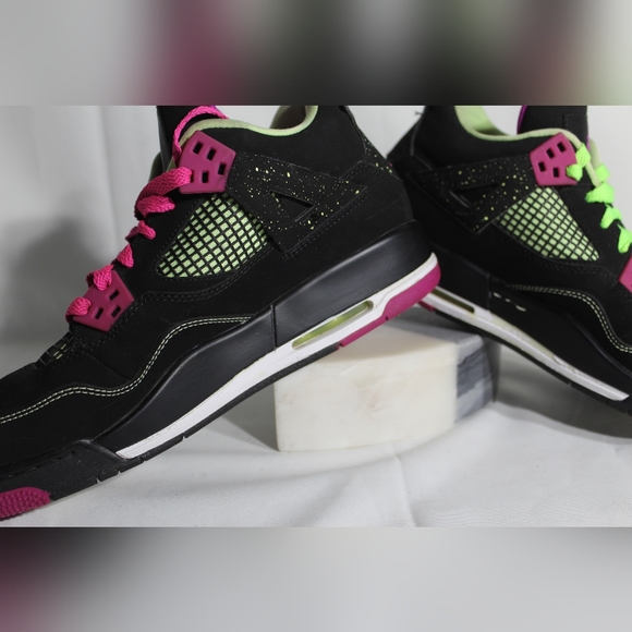 Nike Air Jordan 4 Retro GS "Fuchsia," cir. 2015, 8.5Y (10.5 women's) - Picture 2 of 16